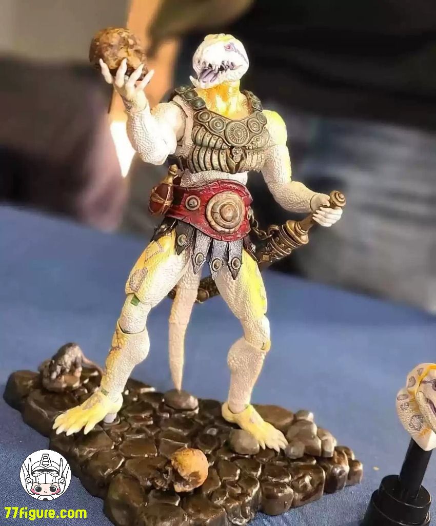 【品切れ】Harbinger Studio 1/12 サベージフォージ デラックス 3ヘッド コナン アルビノ リザード 限定版 塗装済み可動フィギュア