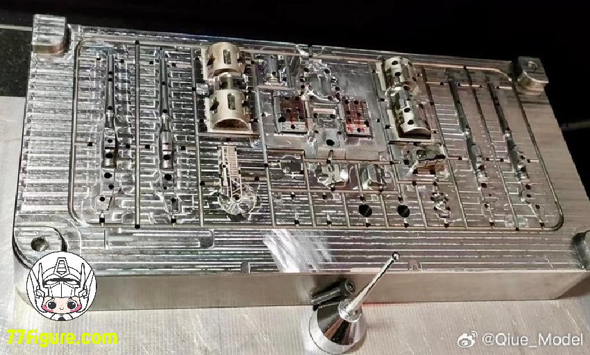 【先行販売】Qiue Models 1/72 『コマンド&コンカー:レッドアラート3 』 天启 タンク プラモデル