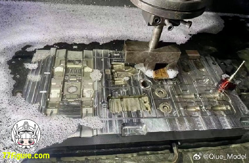 【先行販売】Qiue Models 1/72 『コマンド&コンカー:レッドアラート3 』 天启 タンク プラモデル