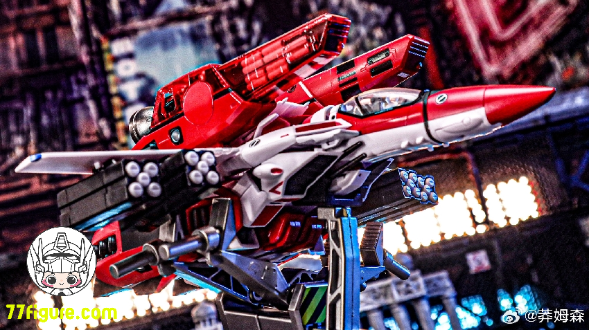 FG Model FG-01 マクロス VF-1S ゴッド・オブ・フレイム ファストパックアーマー付き 標準版