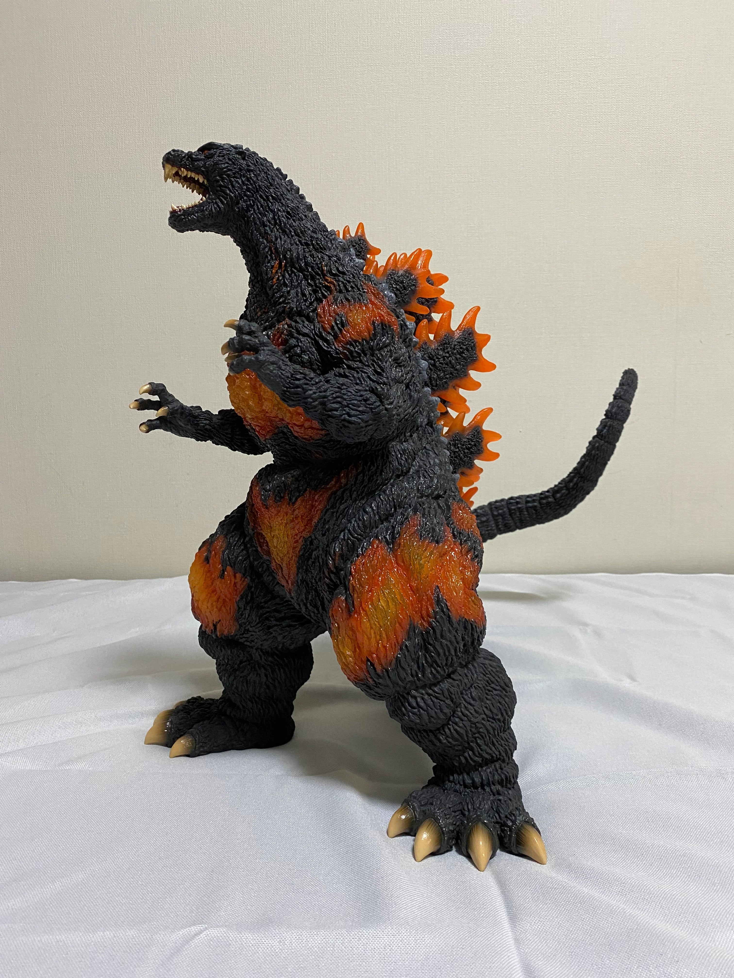 セール品】【ダメージあり・再掲載】海洋堂 MEGA SOFVI ゴジラ1995 セール品】【ダメージあり・再掲載】海洋堂 MEGA SOFVI ゴジラ1995