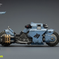 【予約商品】ジョイトイ JoyToy Source 1/18 『ウォーハンマー40K』スペースウルフ レイダーパターン コンバットバイク ツインリンクド・ボルトライフル付き