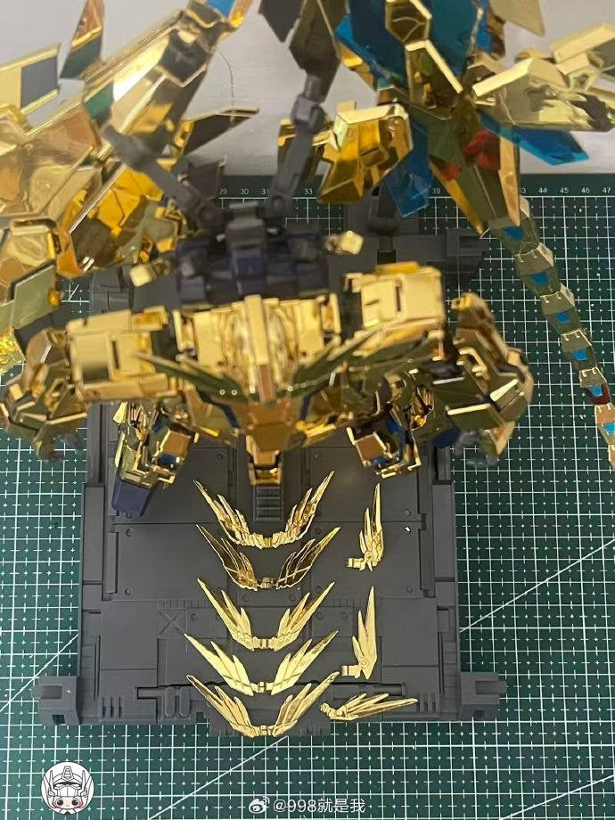 【予約商品】神獣モデル 1/100 2206A フェニックス Bluetoothライトキットなし プラモデル