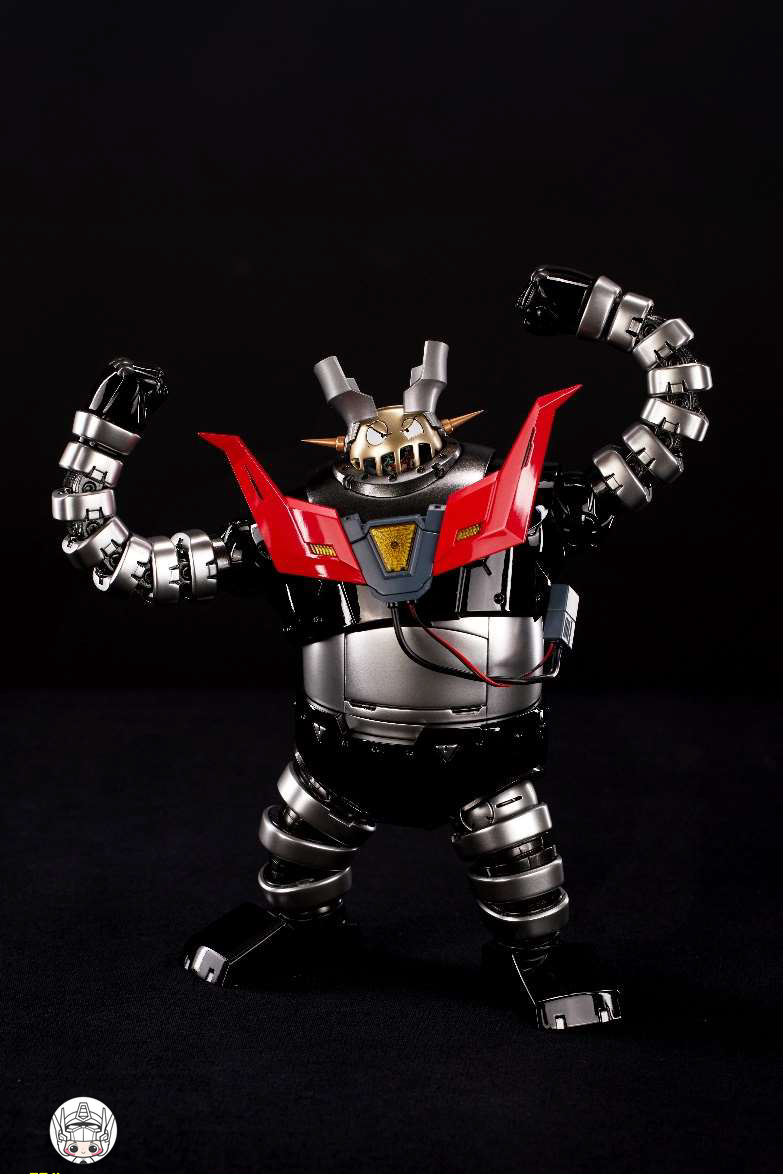【予約商品】Blitzway Carbotix マジンガーZ ボスボロット ブラックVer. 塗装済み可動フィギュア