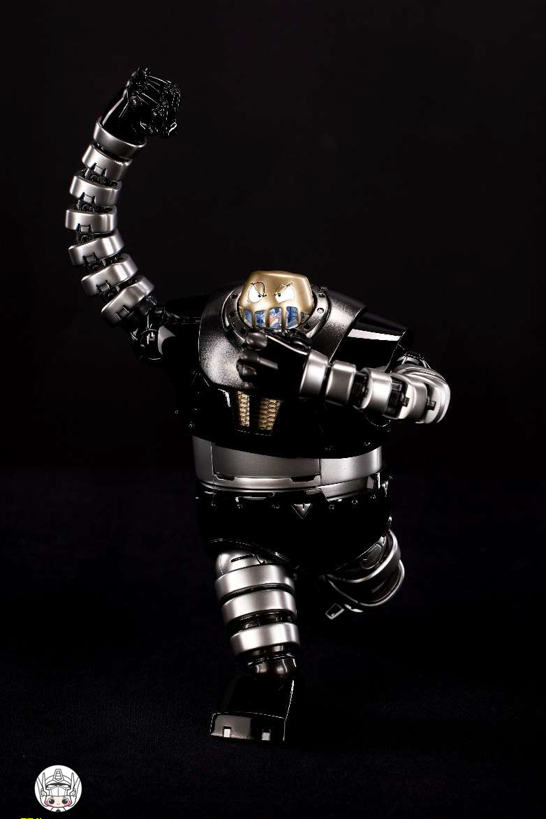 【予約商品】Blitzway Carbotix マジンガーZ ボスボロット ブラックVer. 塗装済み可動フィギュア